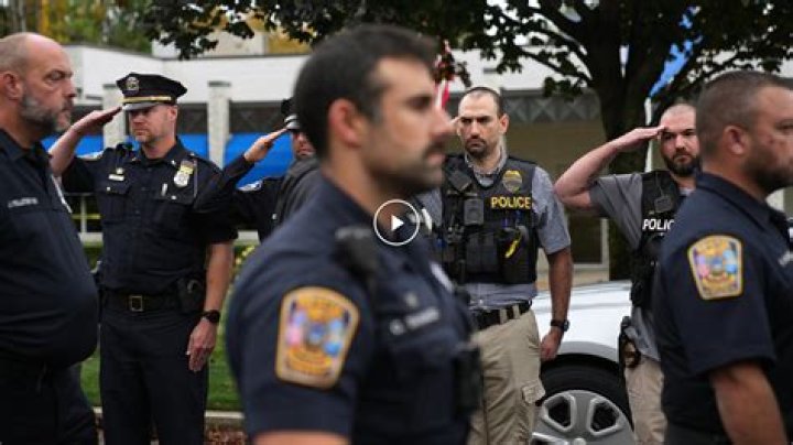 12 police officers receive Medal of Valor for work in solving murder of