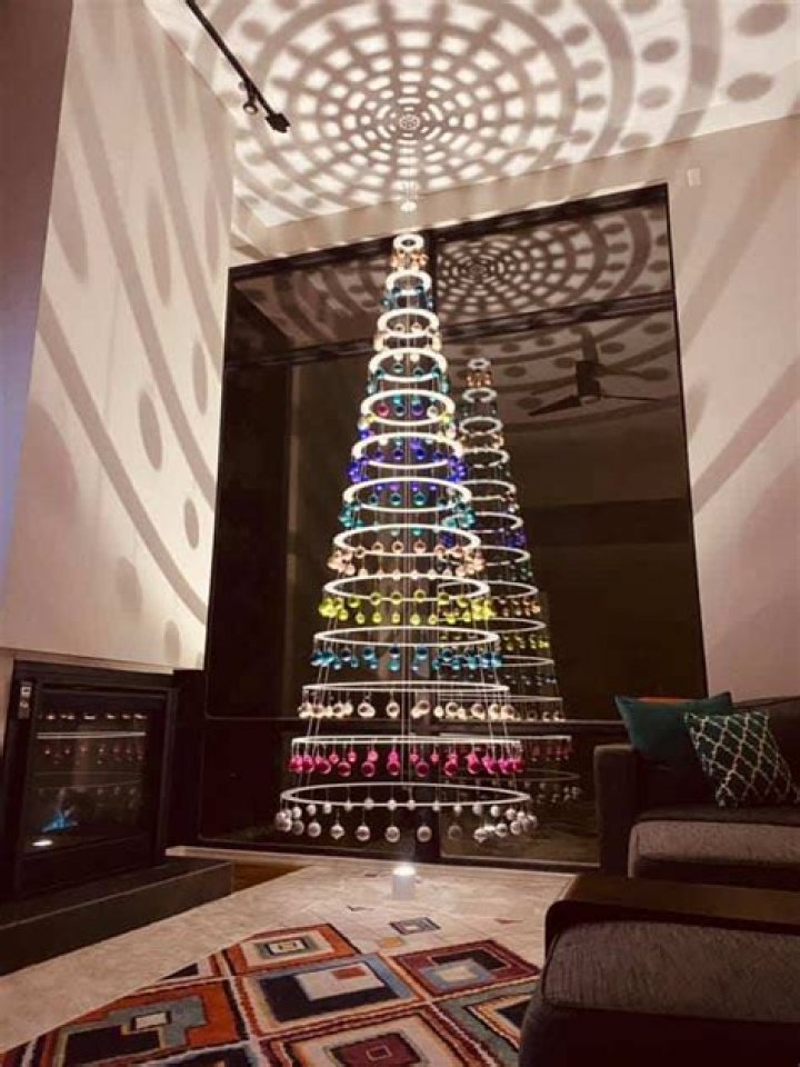 20+ The Modern Christmas Tree DECOOMO