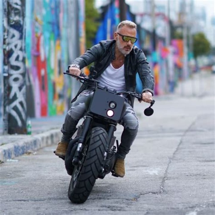 233k Likes, 1,162 Comments Gianluca Vacchi (gianlucavacchi) on