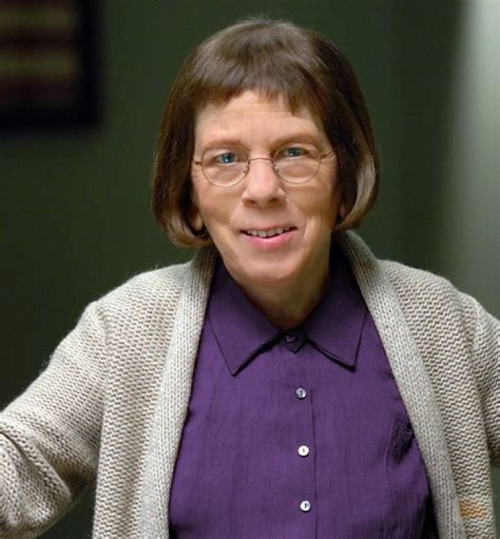 78 best Linda Hunt images on Pinterest Academy awards, Oscars and