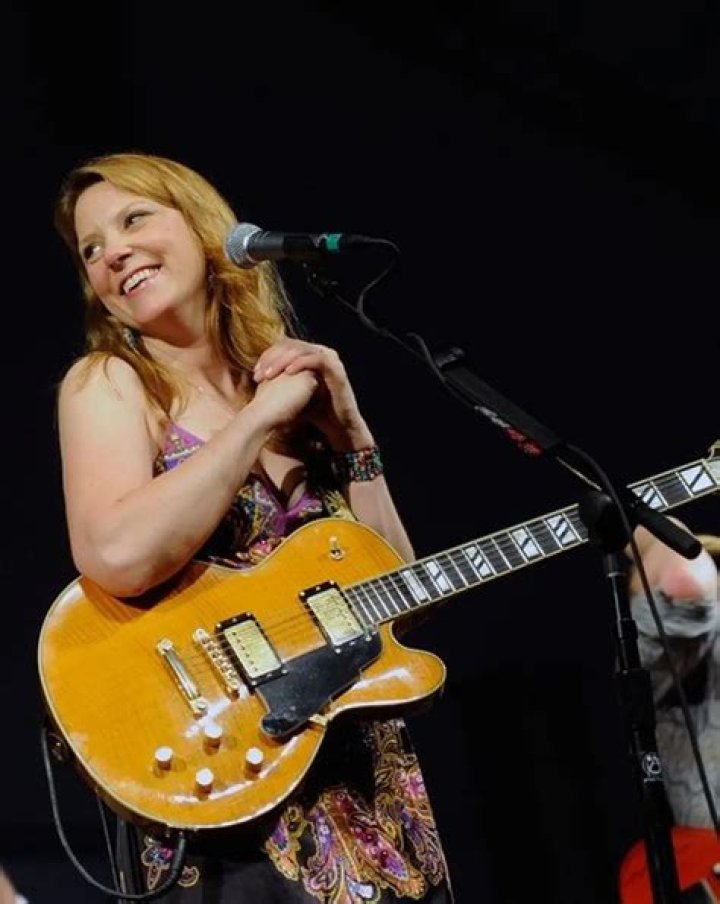 9 Amazing Female Blues Guitarists You Have to Hear