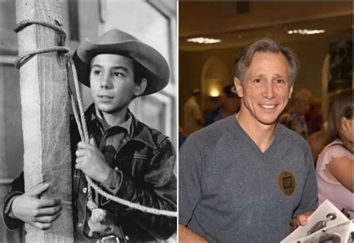 A teenage Johnny Crawford Johnny crawford, The rifleman, Johnny