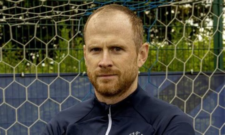 Aberdeen FC Mark Reynolds signs precontract with Dundee United
