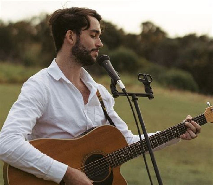 Acoustic Musician Kyle Bryant Music