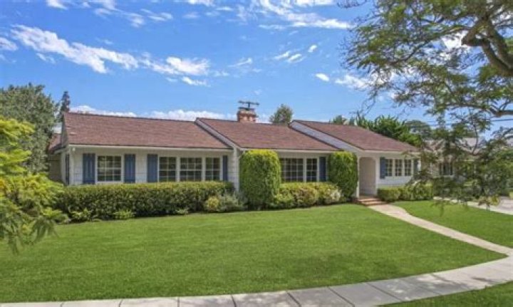 Adam Sandler&acirc; s house was a 12 million gift for his wife, Jackie