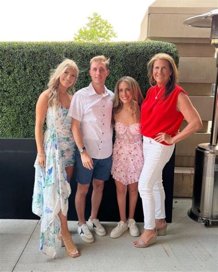 Aidan Hutchinson Girlfriend Who Is Alivia Rose?