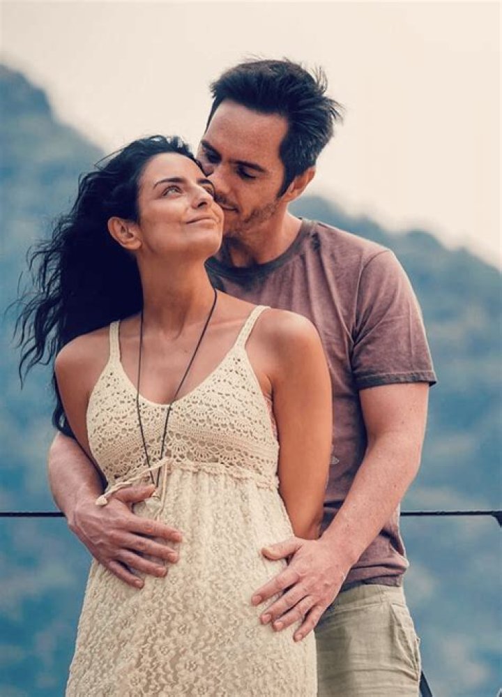 Aislinn Derbez a Mauricio me embarazo si te quedas conmigo toda la
