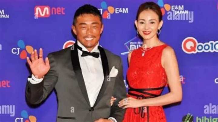 Akiyama Yoshihiro Wife Alluring Shiho Kids Net & Worth