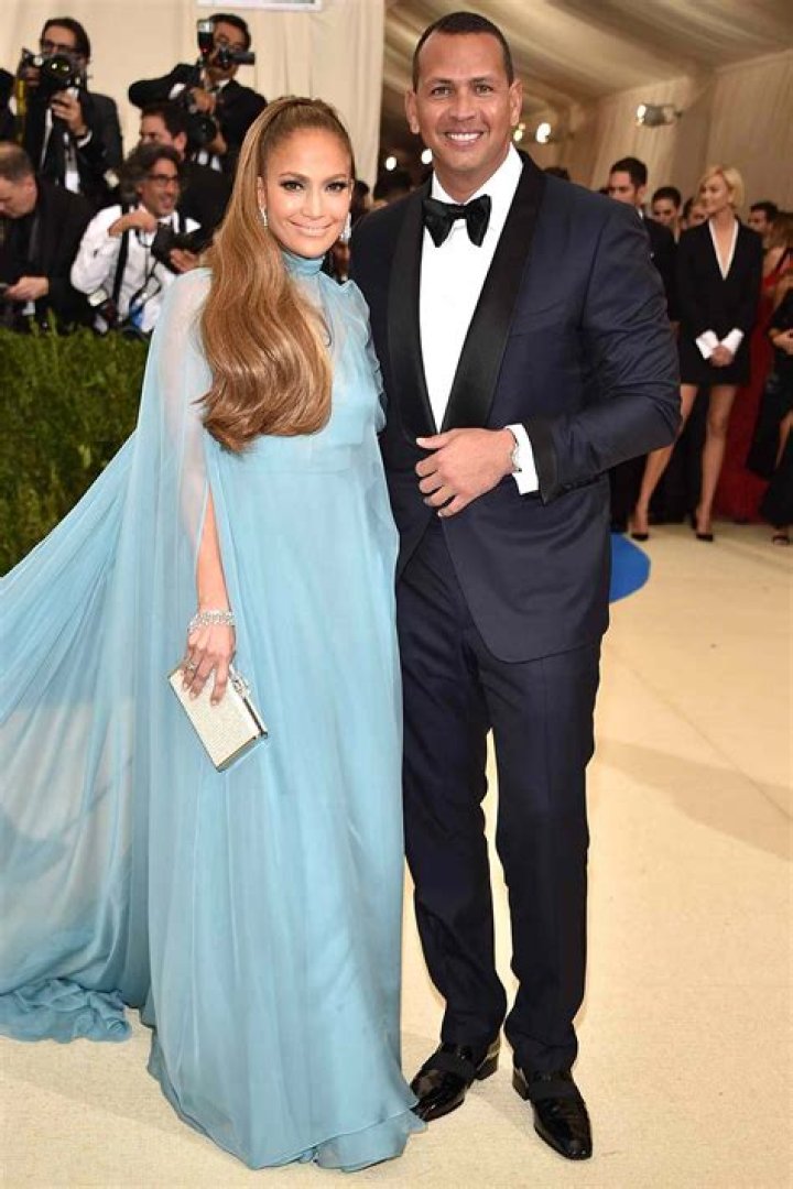 Alex Rodriguez is Jennifer Lopez's first tall love interest since Ben