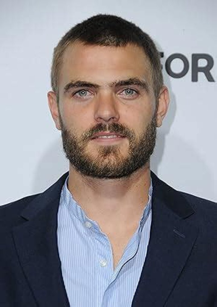 Alex Roe Alex roe, Famous men, Roe