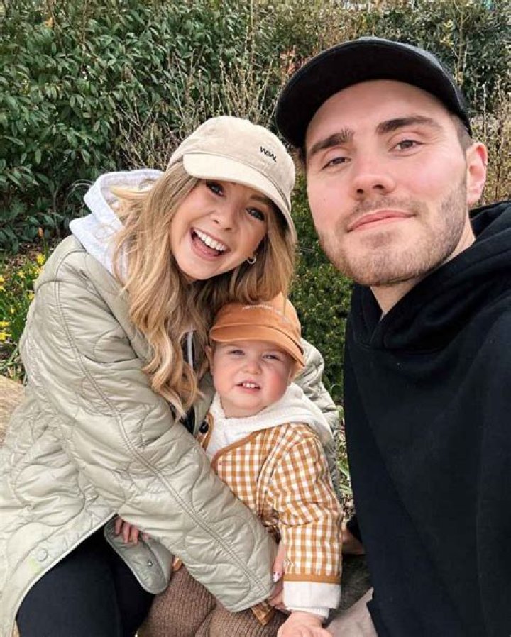 Alfie Deyes Bio, Facts, Family Life of British YouTuber & Author