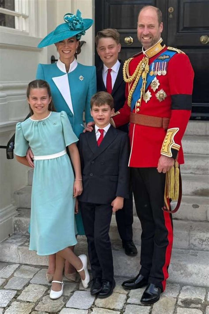 Alleged photo of Prince William and Rose Hanbury kissing Luv68