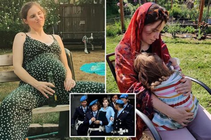 Amanda Knox Rainbow Baby With Husband Christopher Robin