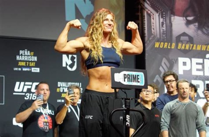 Amanda Nunes Next Fight, Record, Stats, Wife & Net Worth DMARGE