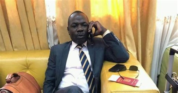 Amougou Belinga interdit de quitter le territoire camerounais.