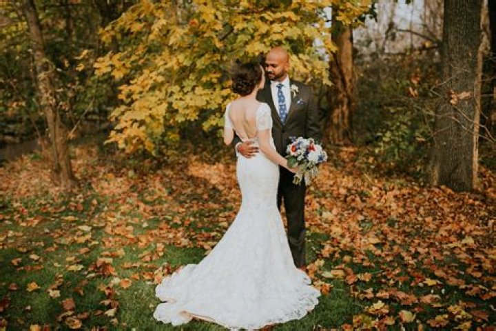 Amy + Allan Cameron Estate Inn Wedding Showit Blog