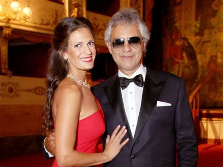 Andrea Bocelli con moglie e figli Puzzle Factory