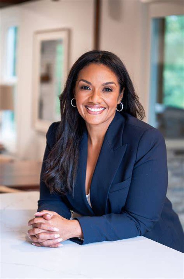 Andrea JonesRooy Speaking Engagements, Schedule, & Fee WSB