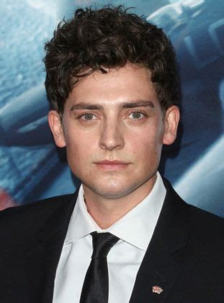 Aneurin Barnard AdoroCinema