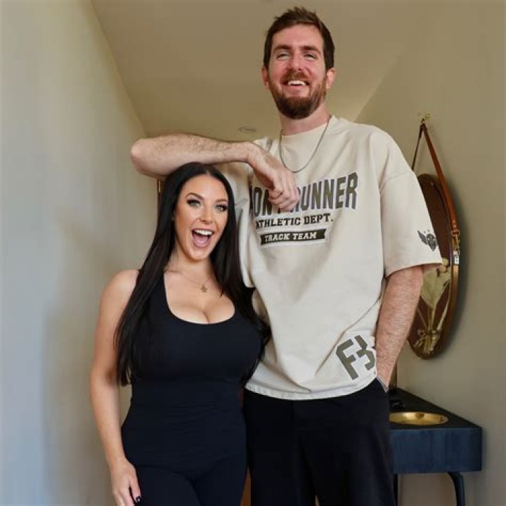 Angela White Height