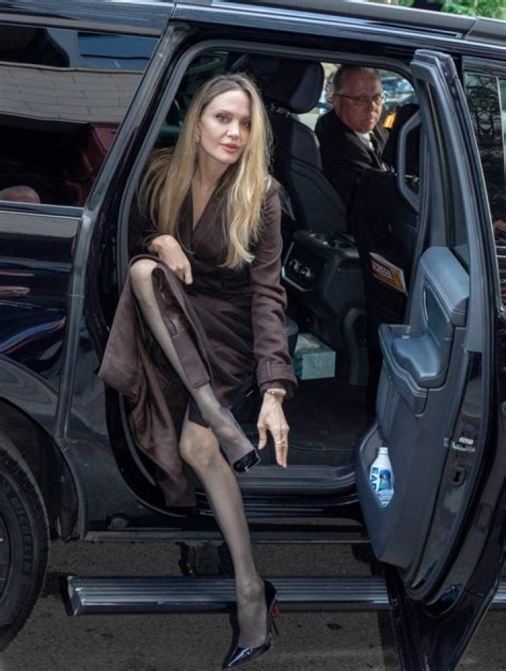 Angelina Jolie gets a leg up on social media