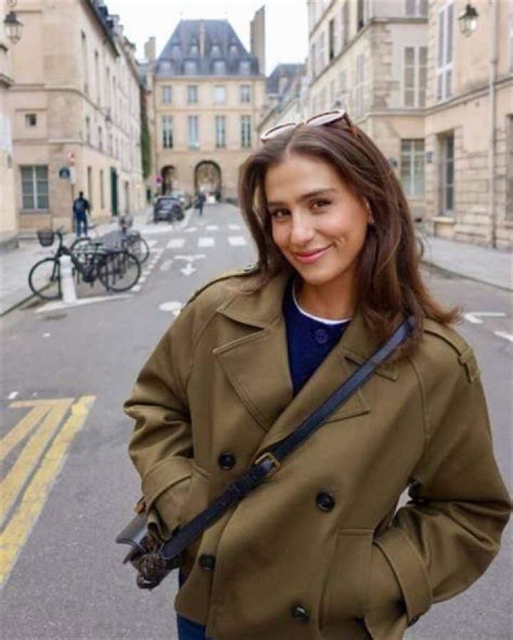 Angie Lassman Bio Age, Wiki, Net worth, Height, Ethnicity, FIANCE