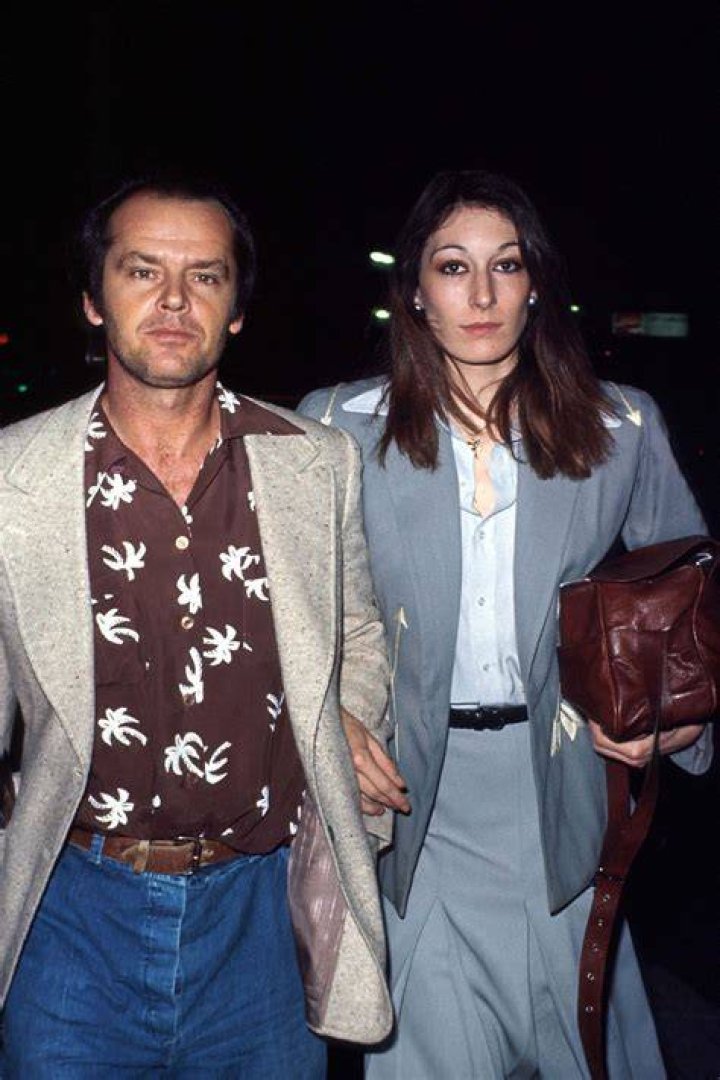 Anjelica Huston and Jack Nicholson dated for 17 years.