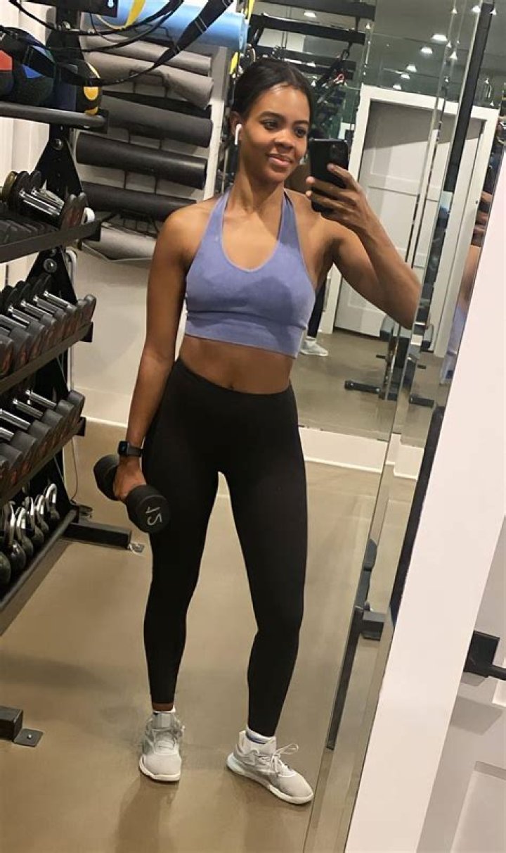 Another Stunning shot of Candace Owens and her Perfect Body Scrolller