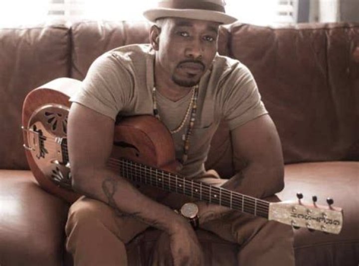 Anthony David Performs the Songs of Bill Withers &bull; WithGuitars