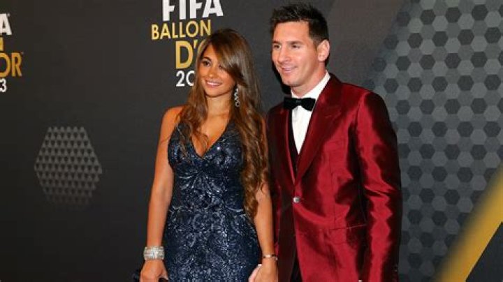 Antonella Roccuzzo's height, weight. Model and mom of two kids
