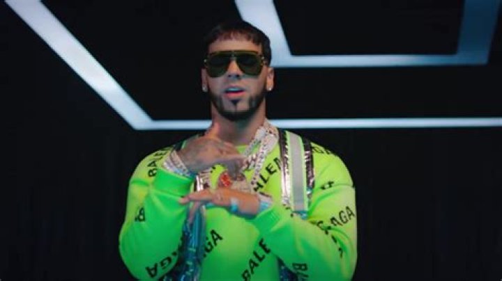 Anuel Outfit Karol G wallpaperlist