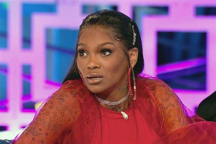 Apple Watts Hospitalized with 'Major Injuries' After Car Accident