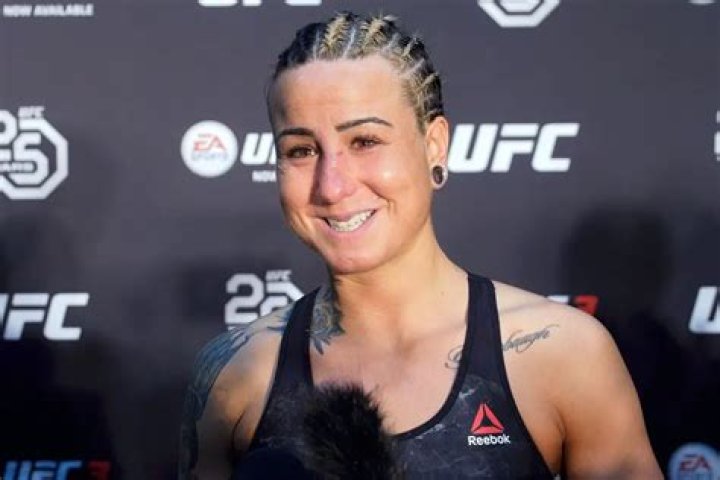Ashlee EvansSmith Return Match Against Ailin Perez Set for July 15 UFC