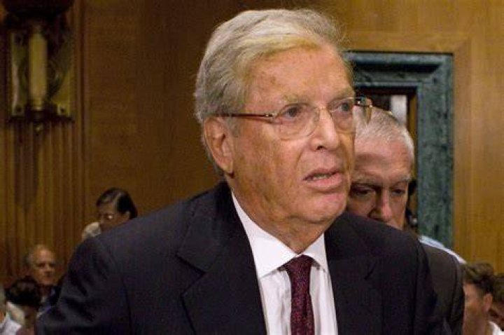Banker blamed in 2008 financial crisis sues coop for causing &lsquo;severe