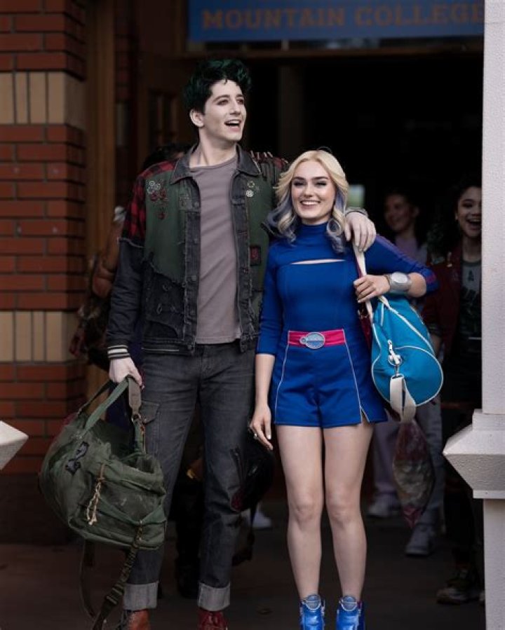 Beaming Milo Manheim Ethnicity Meet His Parents Camryn & Jeffery