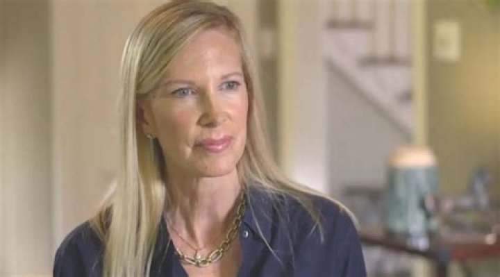 Beth Holloway Net worth, Age BioWiki, Kids, Weight, Wife 2023 The