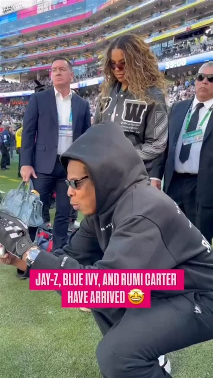 Beyonc&eacute; & JayZ Beam In Rare Pic w/ Blue Ivy, Rumi & Sir Carter YouTube