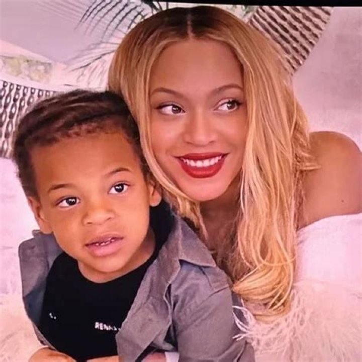 Beyonc&eacute; and Son, Sir Carter Beyonce family, Beyonce twin, Beyonce