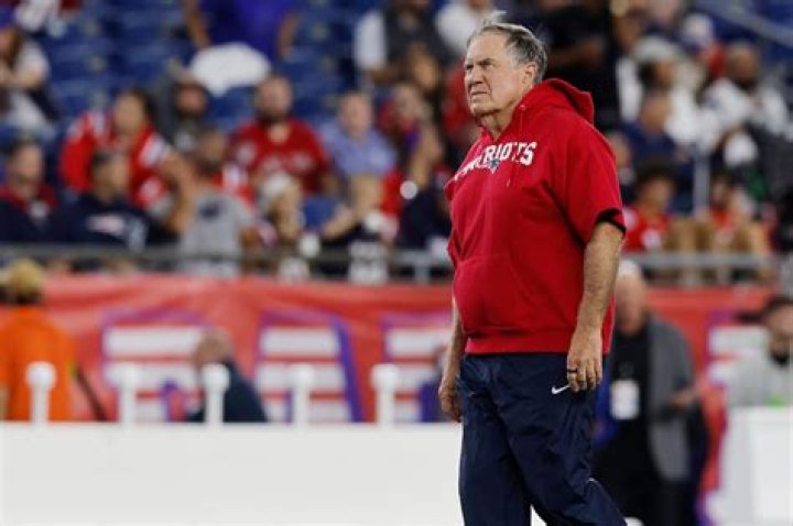 Bill Belichick's Longtime Girlfriend Turns Heads In Yoga Outfit The