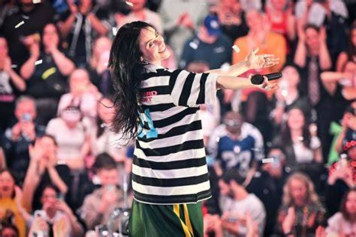 Billie Eilish confesses she &lsquo;almost killed herself&rsquo; over online