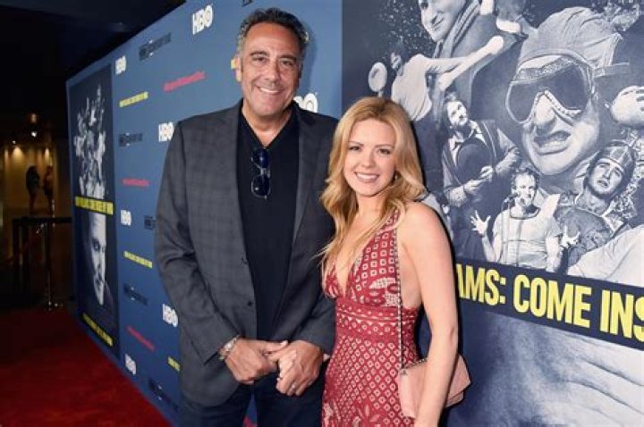 Brad Garrett marries longtime partner IsaBeall Quella