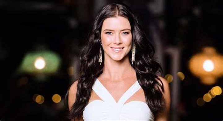 Brittany Hockley Bio, Net Worth, Dating, Boyfriend, Weight & Height