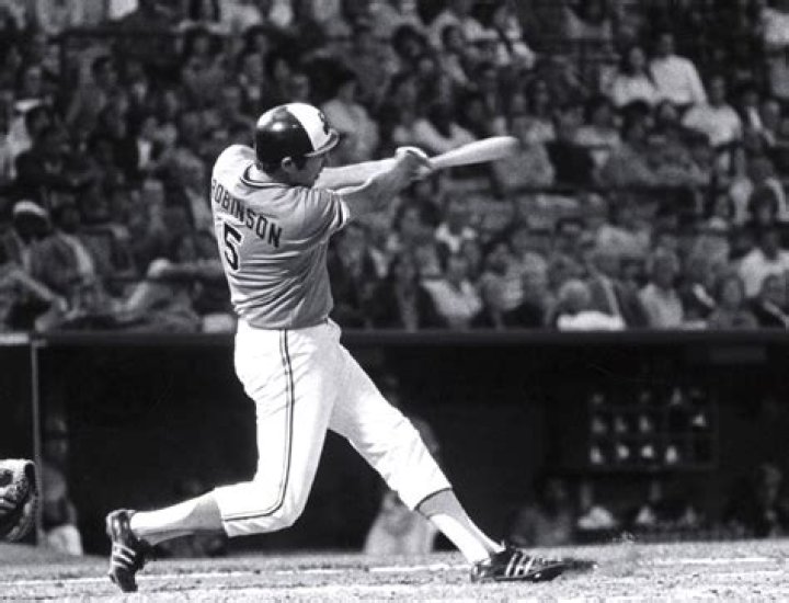 Brooks Robinson records 2,000th career hit Baseball Hall of Fame
