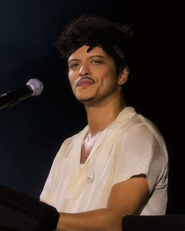 Bruno Mars Net Worth & How He Made And Spent It Toptenfamous.co