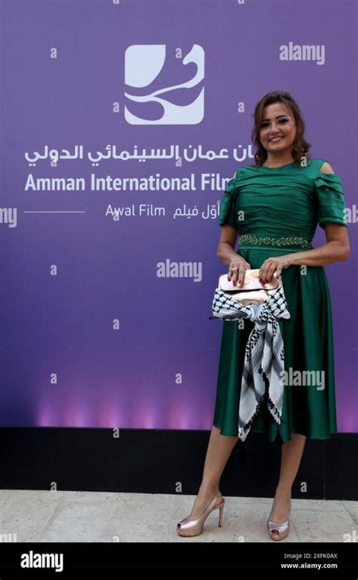 Bushra (Egyptian actress) Shoe Size and Body Measurements Celebrity