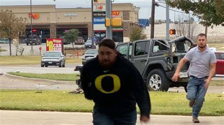 Bystander tackles drunk driver that killed Texas cop in crash