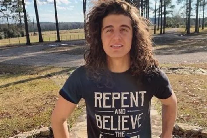 Cade Foehner Net Worth 2022, Age, Wife, Baby, Height, Family, Parents
