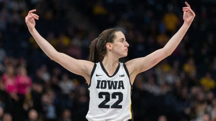 Caitlin Clark makes history while leading Iowa to Big Ten Tournament