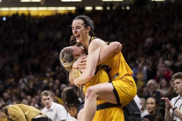 Caitlin Clark, Monika Czinano lead No. 7 Iowa women&rsquo;s basketball past