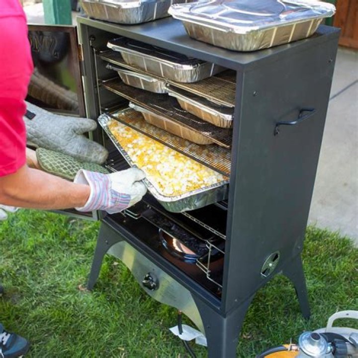Camp Chef Smoke Vault 24 in. Propane Gas Smoker Store